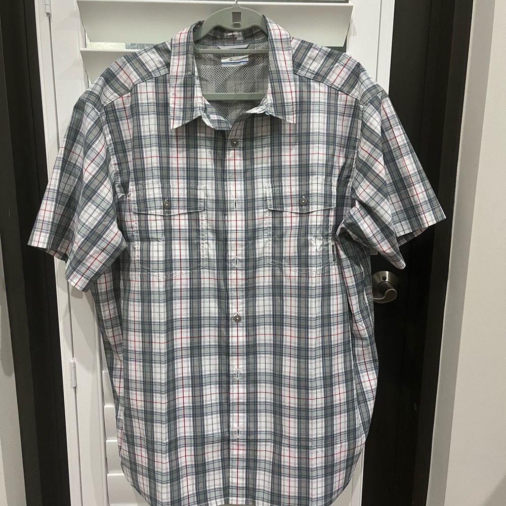 Columbia men’s plaid Shirt